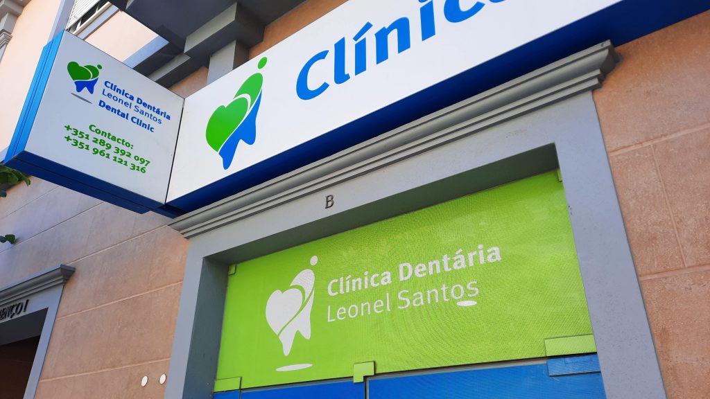 fachada-da-clínica-dentária-leonel-santos